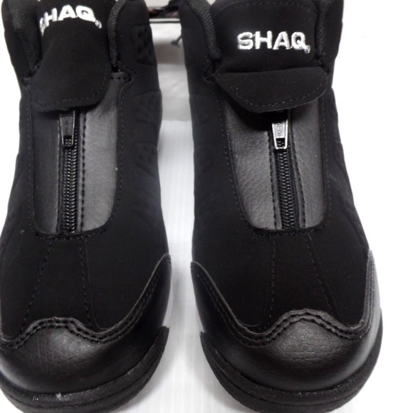 boys black athletic shoes